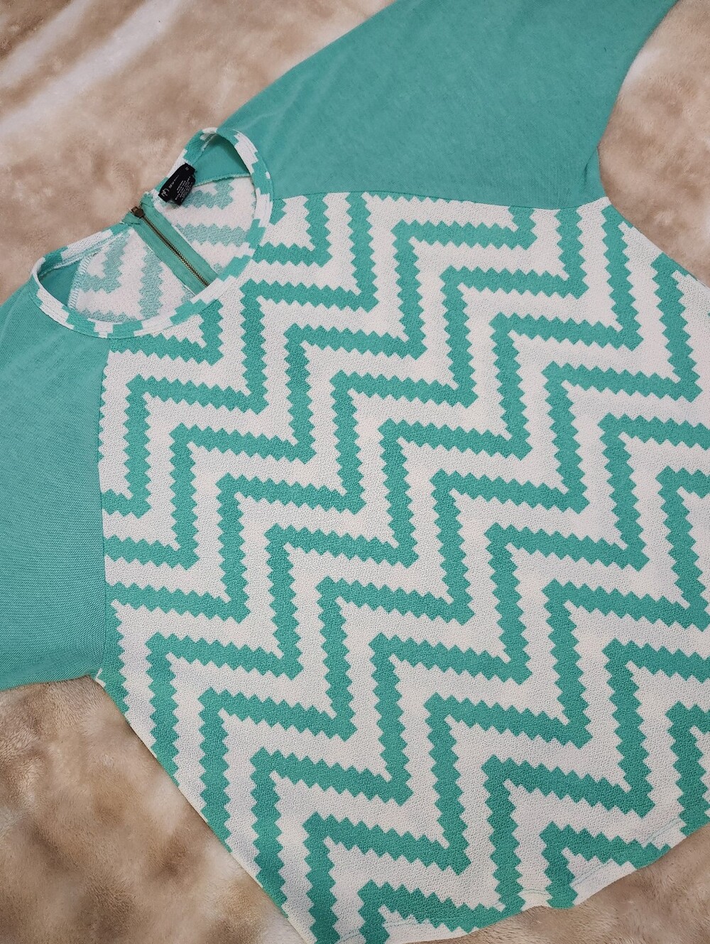 NWOT New Directions Green Zig Zag Geometric Sweater Blouse Top Shirt